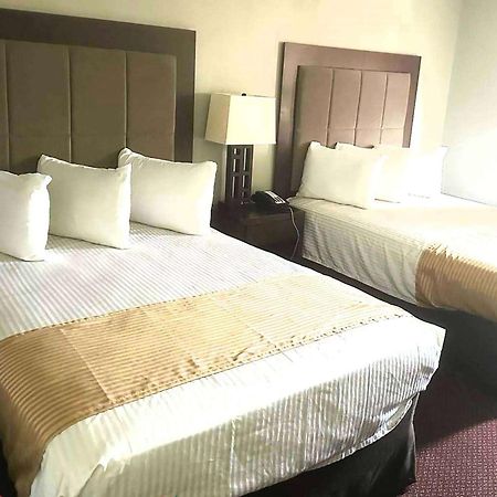 Super 8 By Wyndham Fort Scott Εξωτερικό φωτογραφία