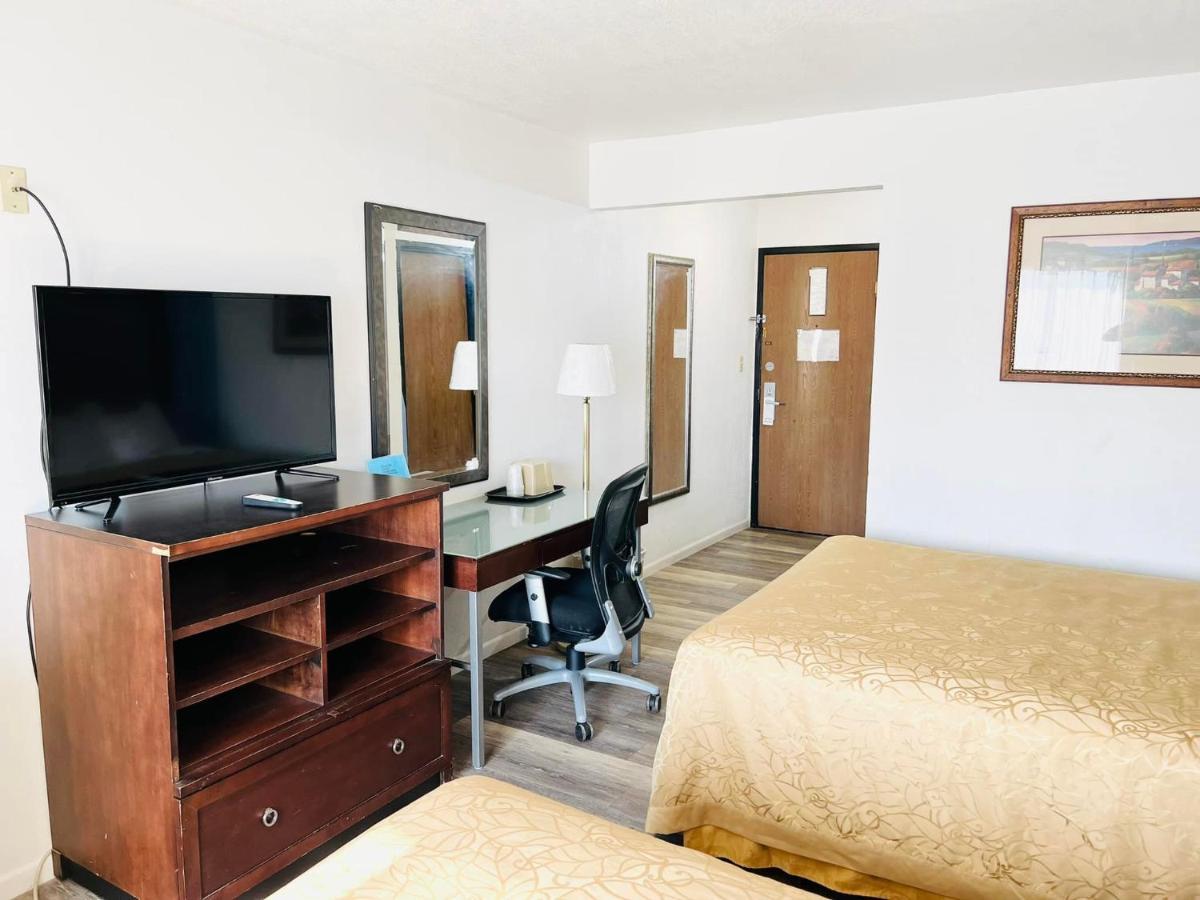 Super 8 By Wyndham Fort Scott Εξωτερικό φωτογραφία