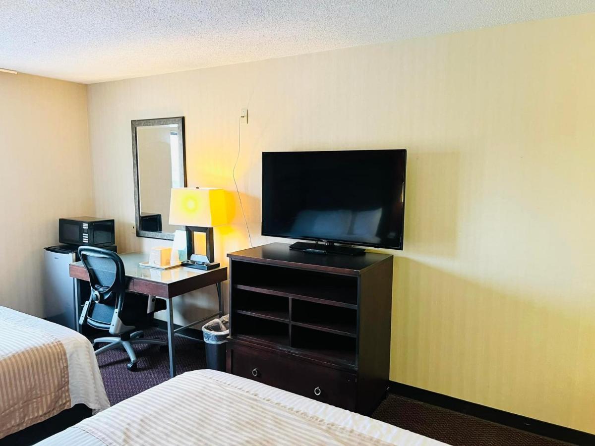 Super 8 By Wyndham Fort Scott Εξωτερικό φωτογραφία