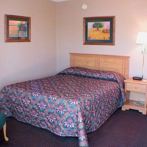 Super 8 By Wyndham Fort Scott Δωμάτιο φωτογραφία